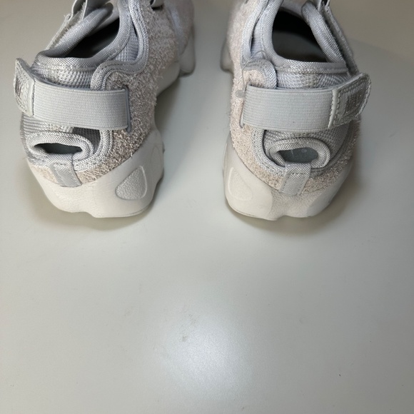 Nike Tabi - Picture 4 of 6